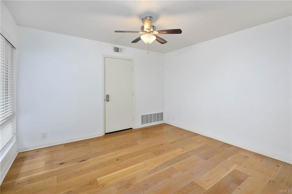 24521 Veronica Ct - Photo 3 of 8