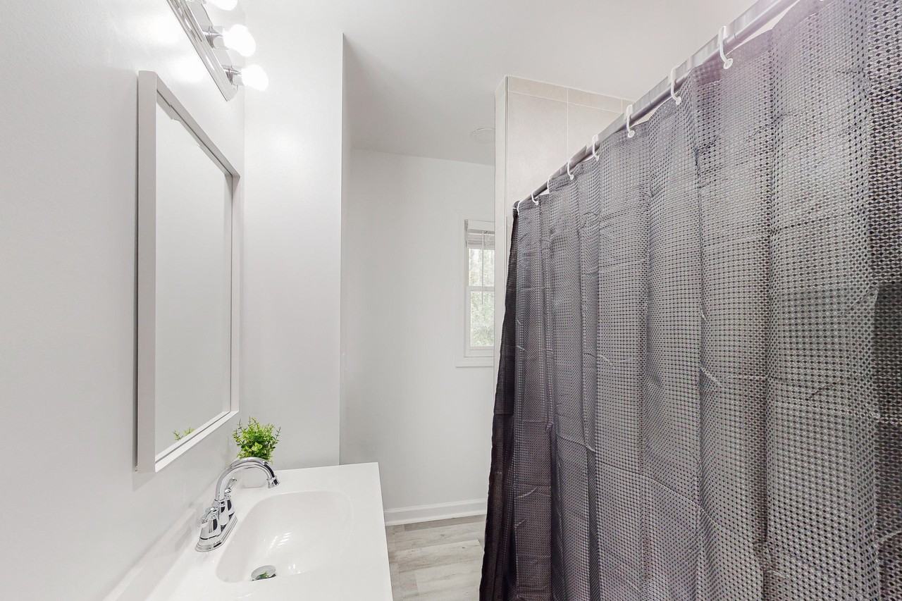 E Rhinehill Rd Se - Photo 2 of 14