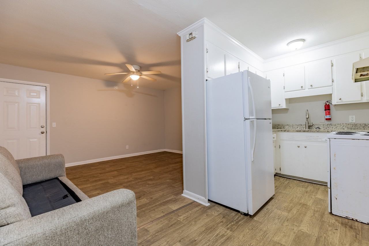 Johns Place Apartments - Photo 2 of 7