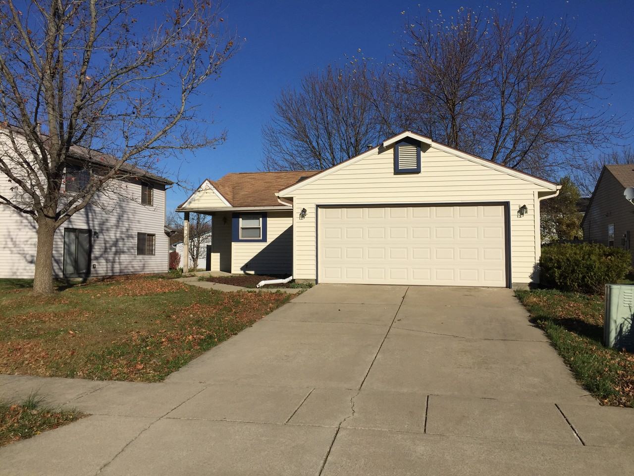 2305 Tassel Ct E - Photo 2 of 3