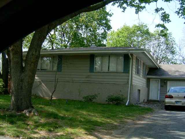 912 Kent Ave - Photo 2 of 5