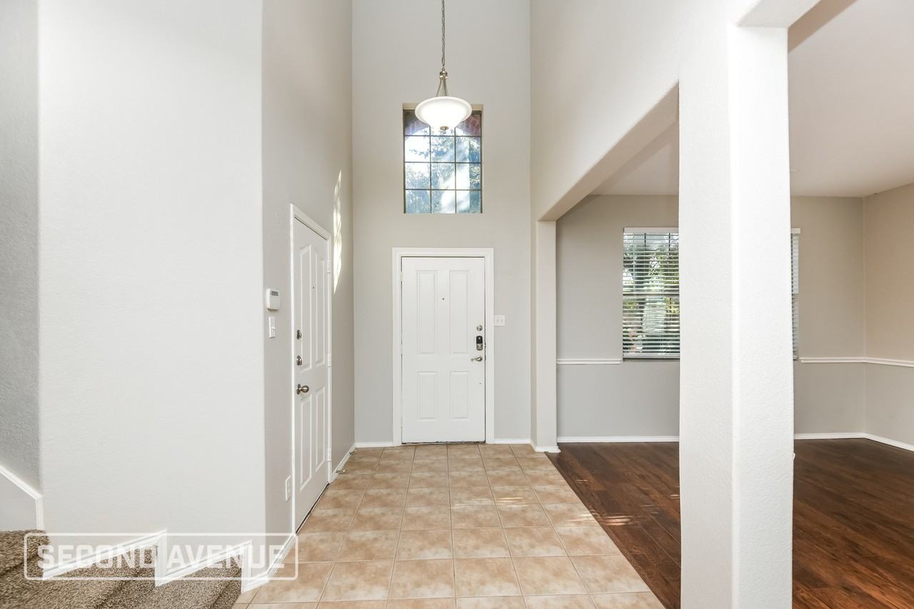 1140 Hickory Bend Ln - Photo 4 of 29