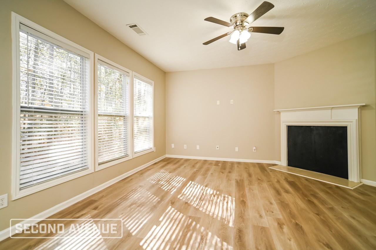 275 Highwind Way - Photo 4 of 27
