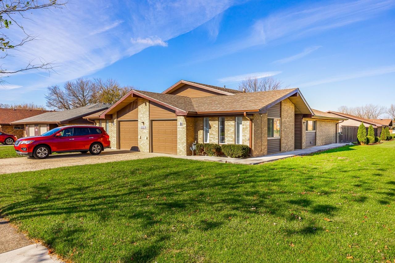 1005A Parkwood Dr - Photo 3 of 39