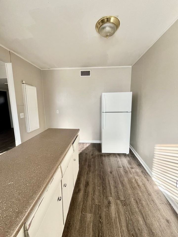 Shanti Apartments - Photo 5 of 22