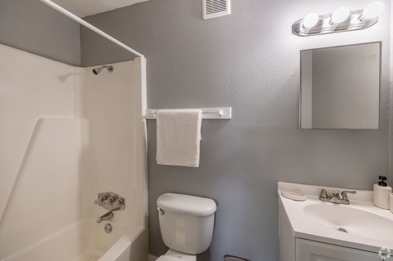 Ashton Grove Apartments - Photo 5 of 6