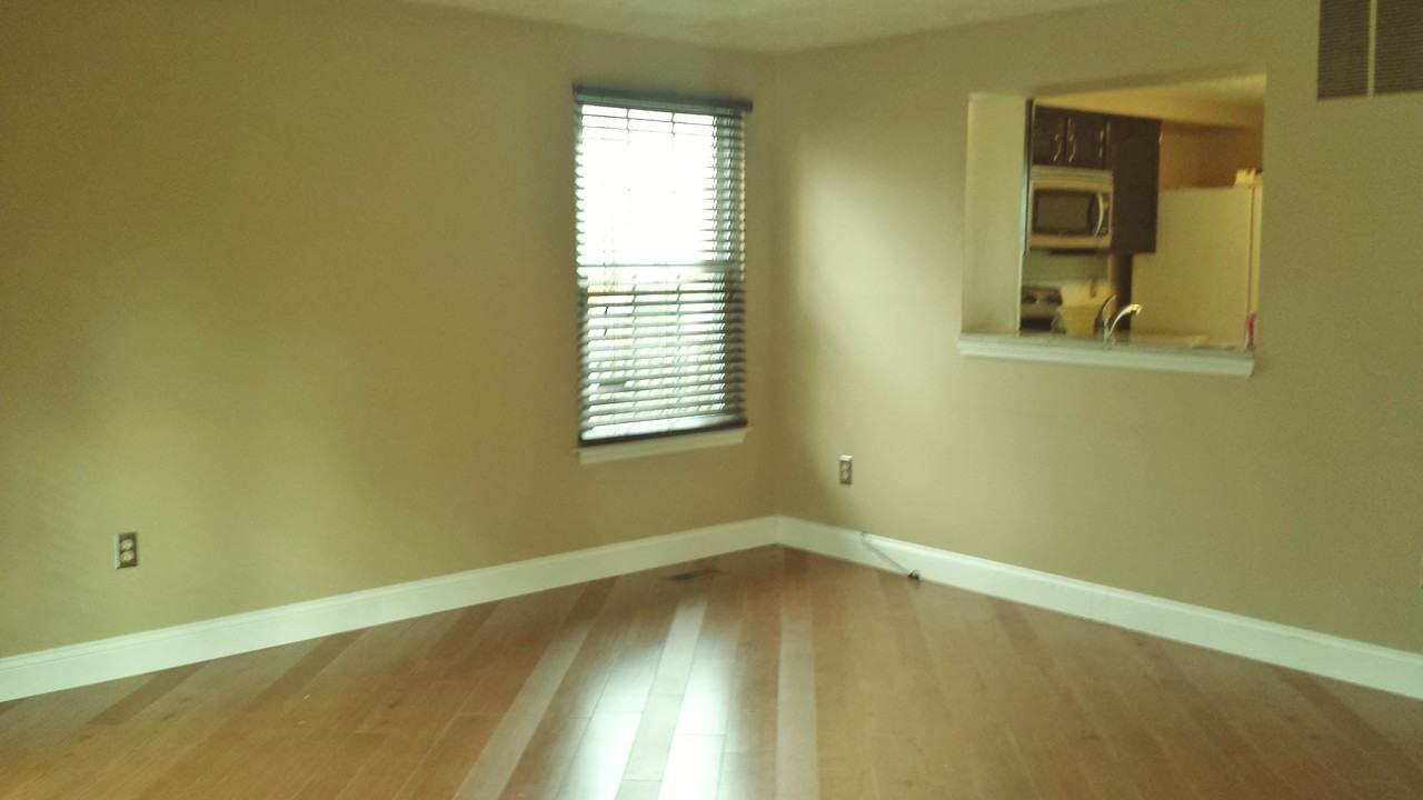 935 Angel Valley Ct N - Photo 2 of 12