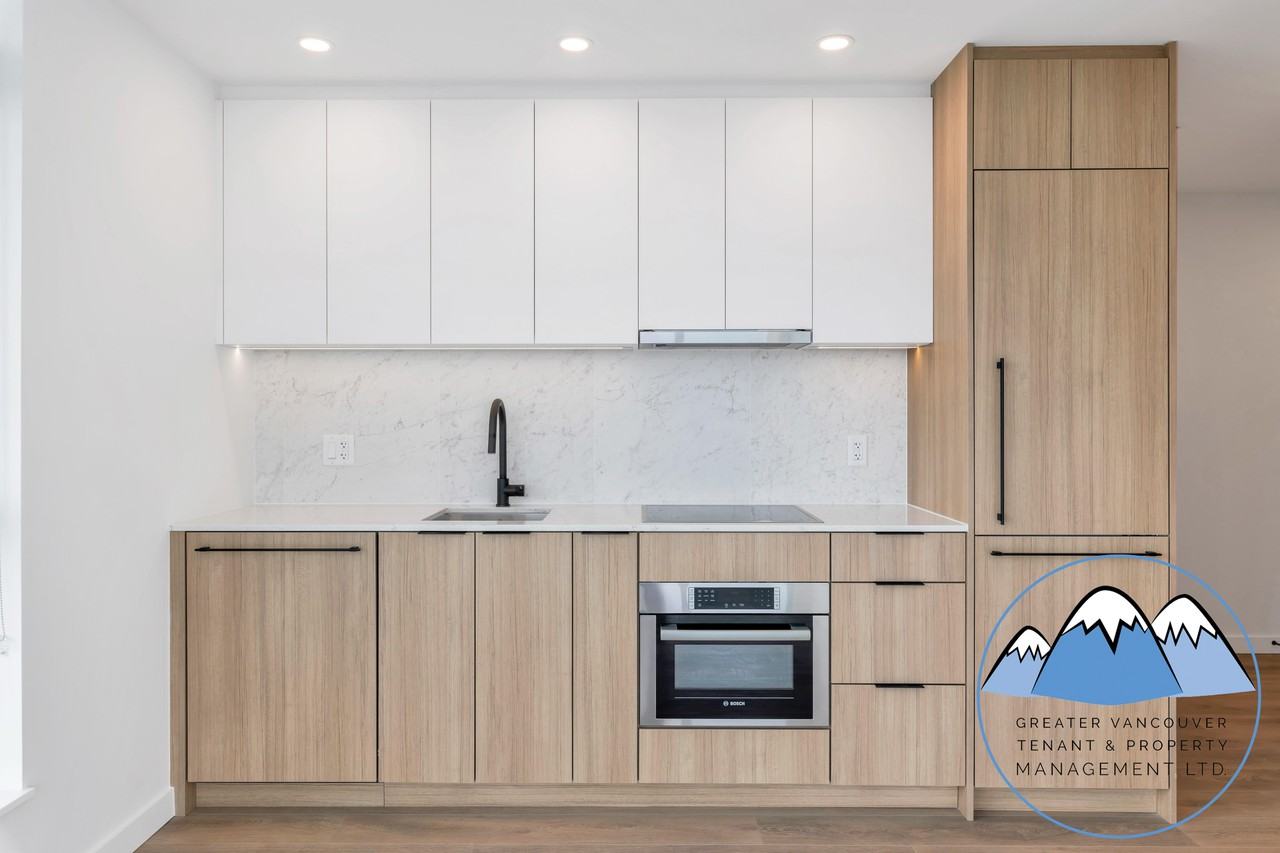 13685 102 Avenue - Photo 3 of 15