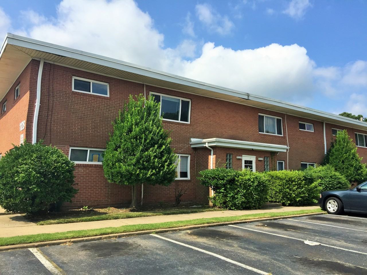 1126 Sparrow Rd - Photo 3 of 8