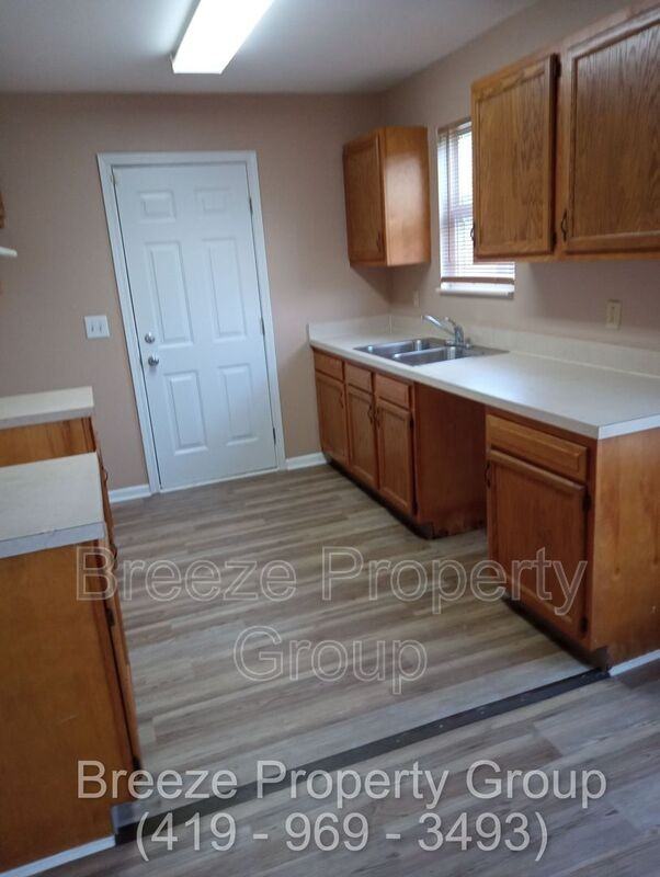 2992 Megan Cir - Photo 3 of 5