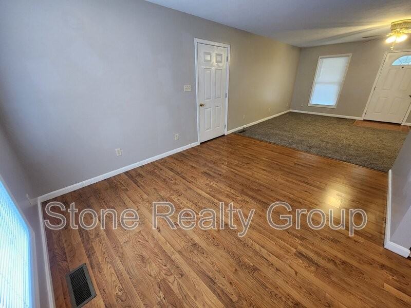 3026 S 8th St - Photo 4 of 15