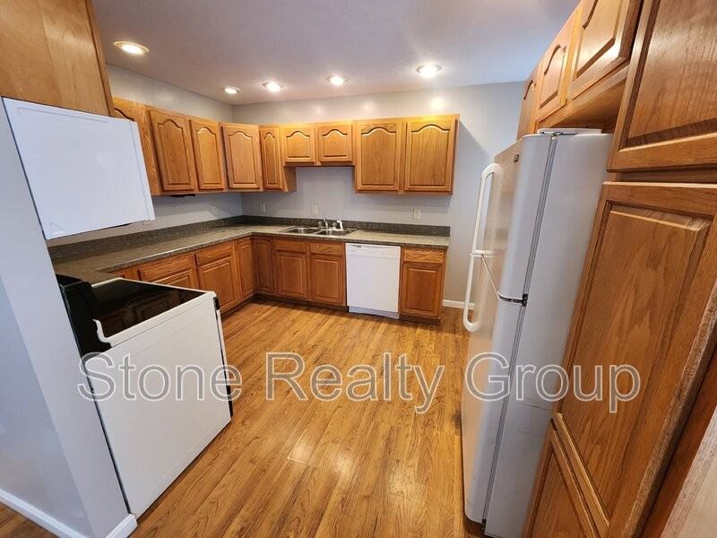 3026 S 8th St - Photo 5 of 15