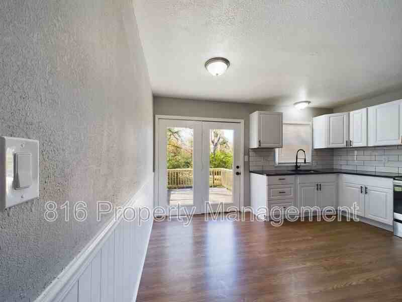11202 Bennington Ave - Photo 3 of 23