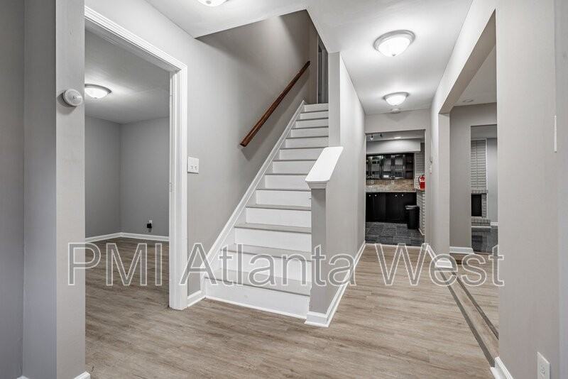 2132 Galway Ln - Photo 2 of 18