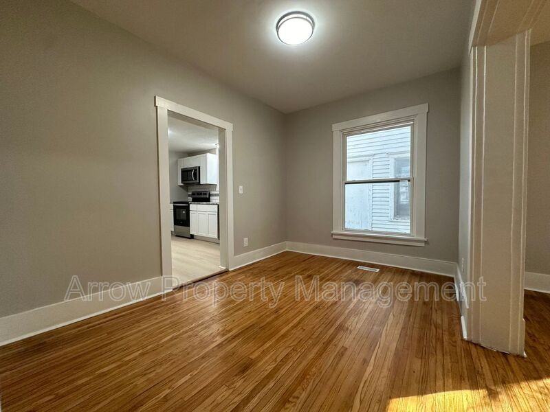 2510 P St #1 - Photo 3 of 14