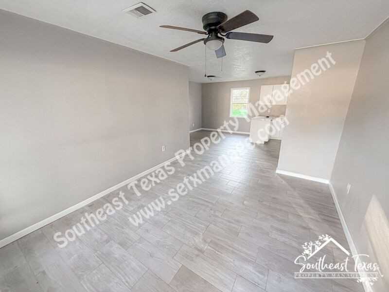 620 Smelker St - Photo 3 of 14