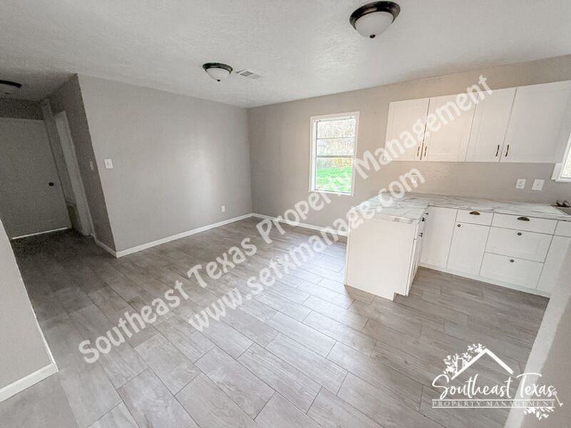 620 Smelker St - Photo 5 of 14