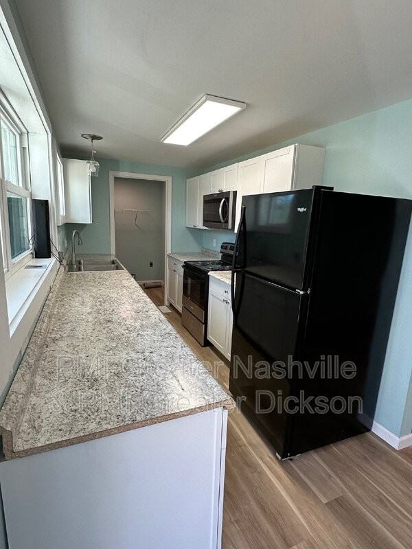 9231 Bates Trl - Photo 2 of 12