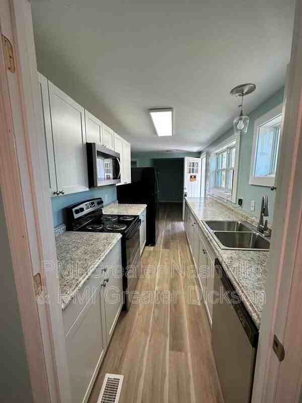 9231 Bates Trl - Photo 3 of 12