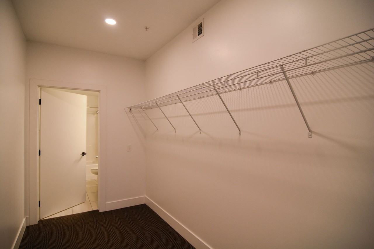 Capitol Place Apartments - Photo 5 of 25