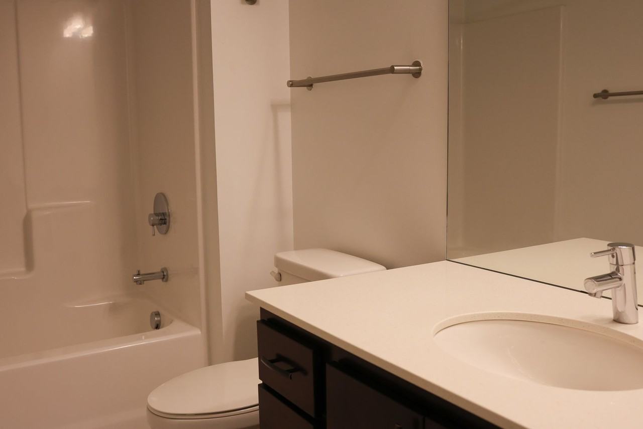 Capitol Place Apartments - Photo 6 of 25