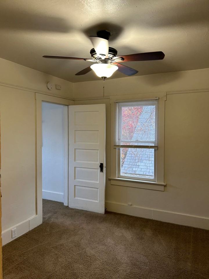 202 Nw 15th St #5 - Photo 3 of 11