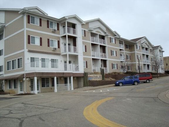 Harbour Pointe - Photo 2 of 33