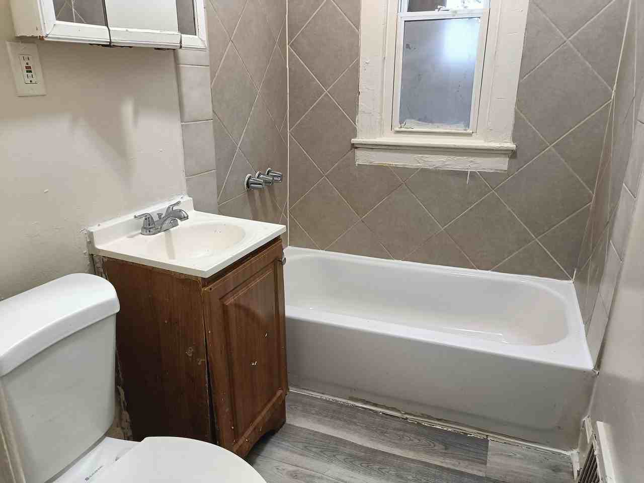 1862 N 13th St - Photo 4 of 8