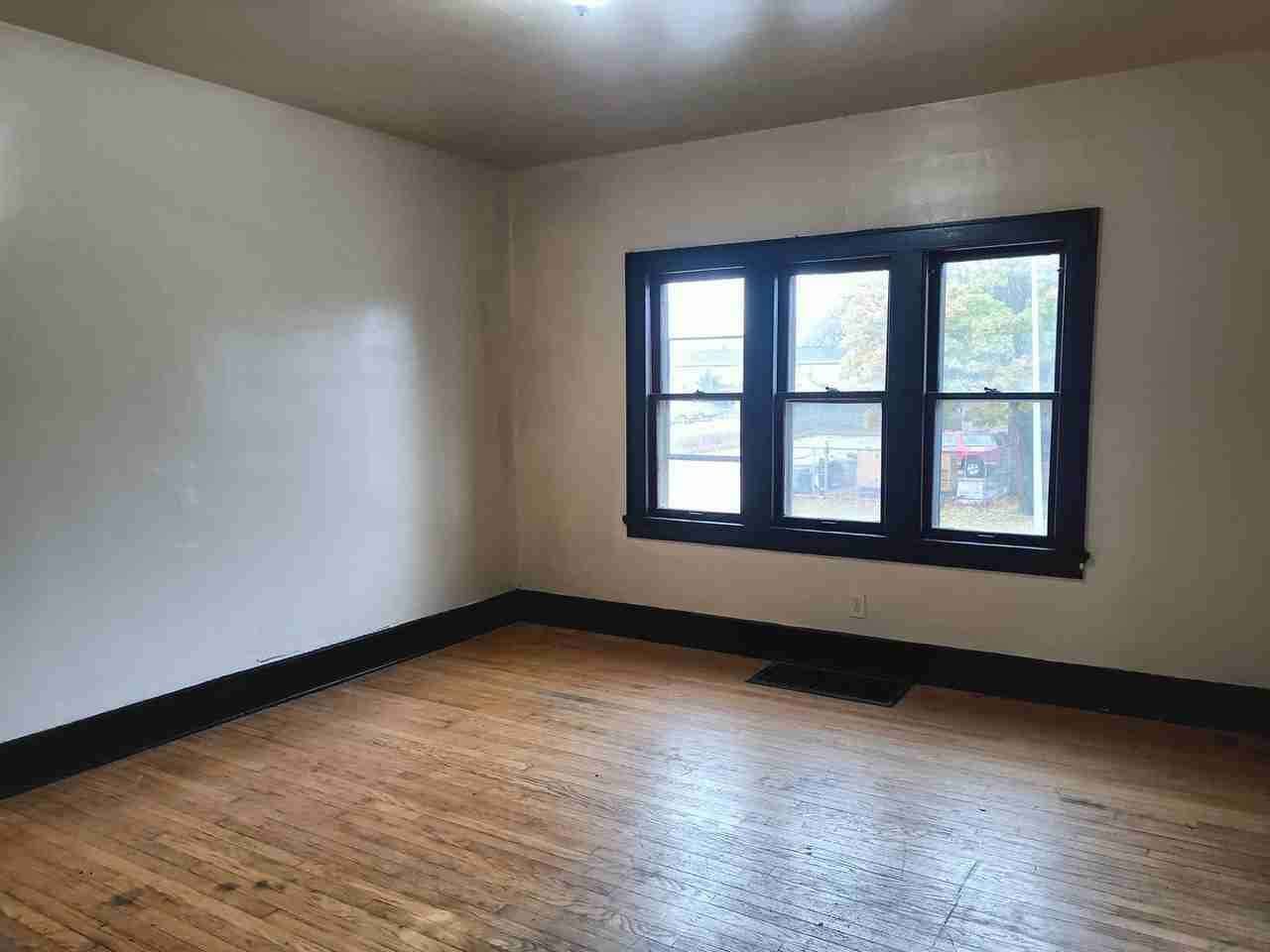 1862 N 13th St - Photo 7 of 8