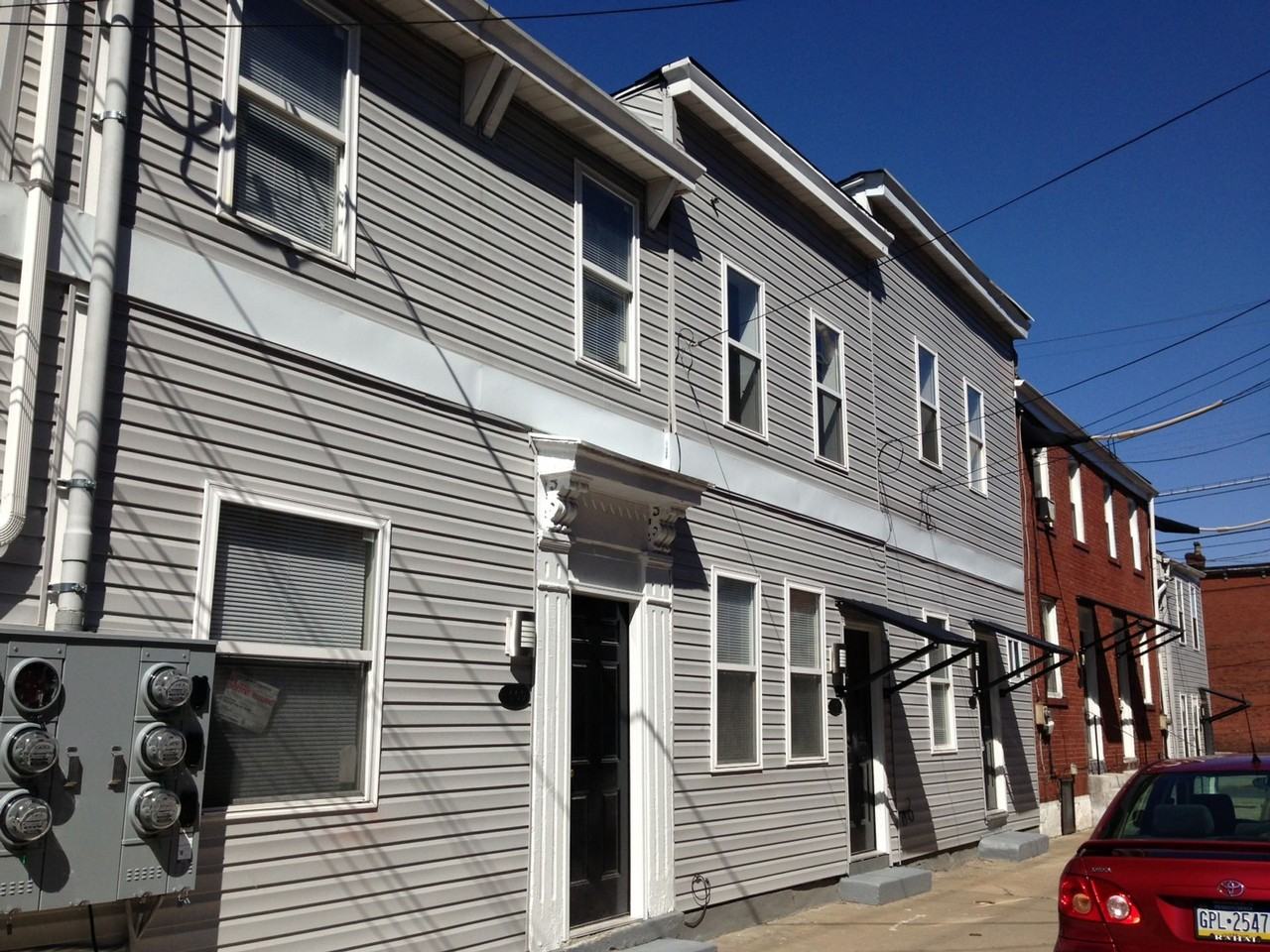 *** Apartments in the Southside *One Block to E. Carson * Modern Renovations * Pet Friendly * Available Now *** - Photo 3 of 50