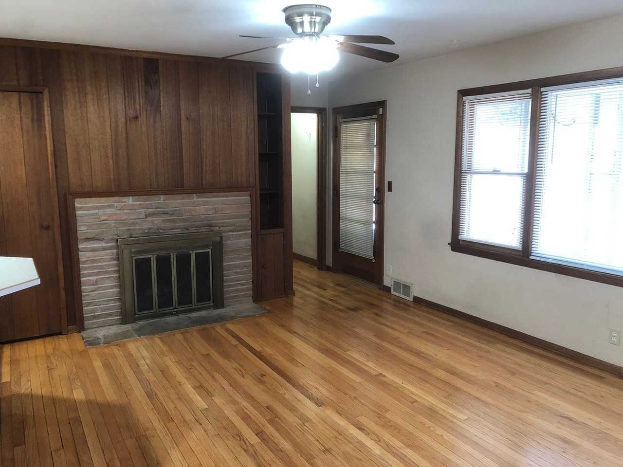 32 University Ct - Photo 3 of 13