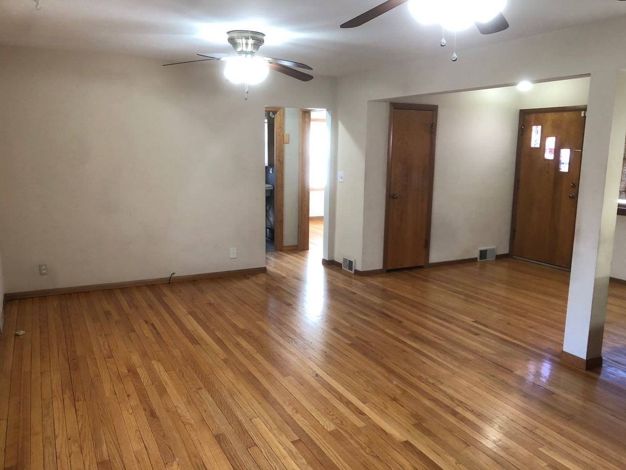 32 University Ct - Photo 4 of 13