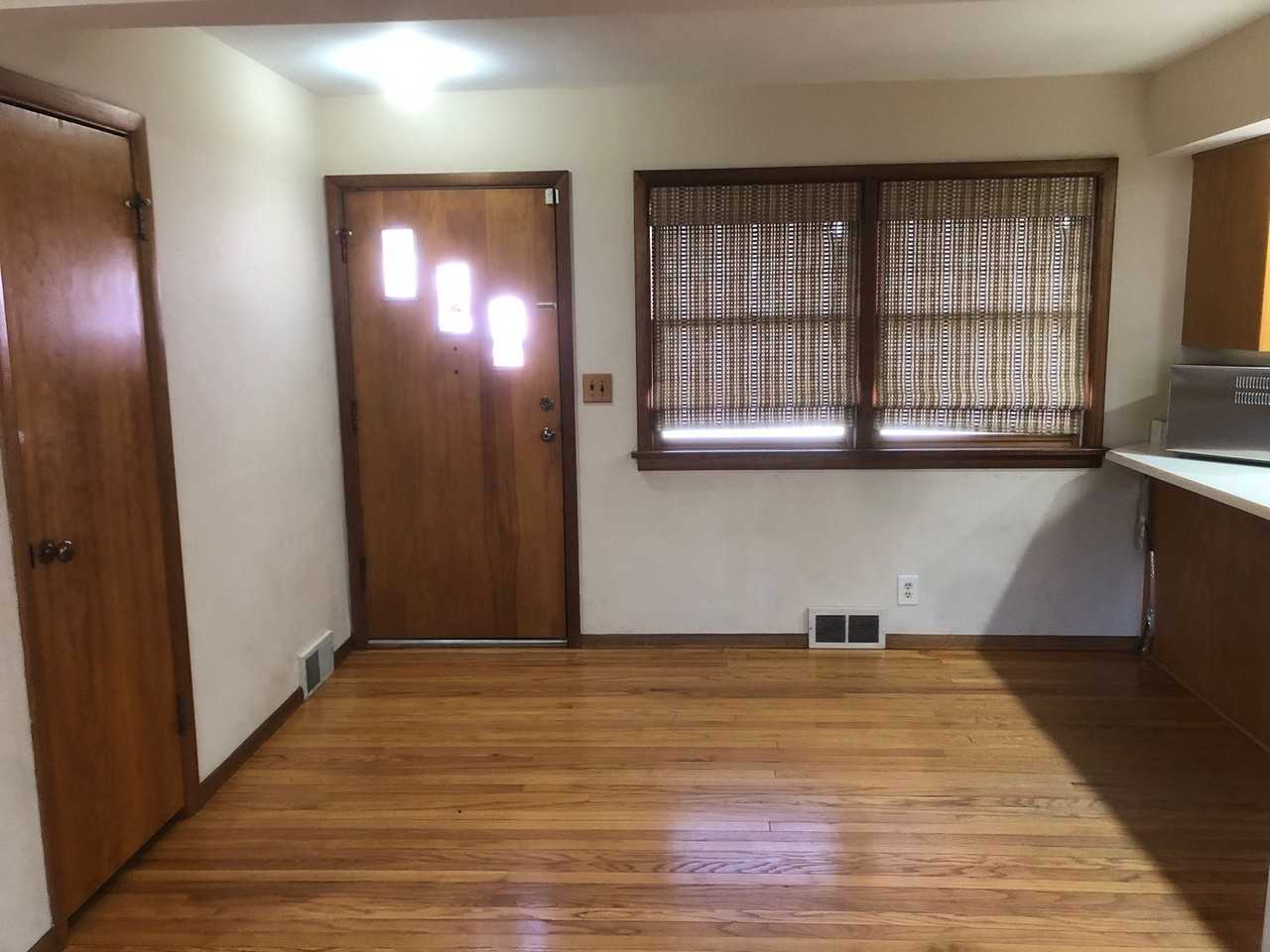 32 University Ct - Photo 5 of 13