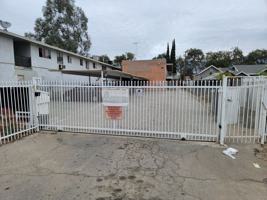 featured image of 368 E 17th St