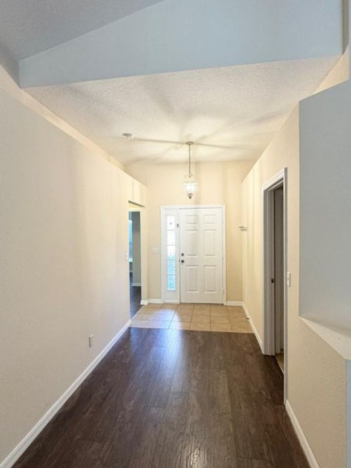 205 Pima Trl - Photo 3 of 25