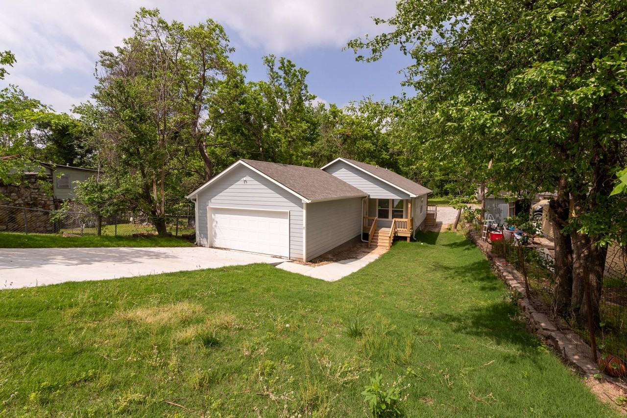 808 N Franklin Ave - Photo 4 of 40