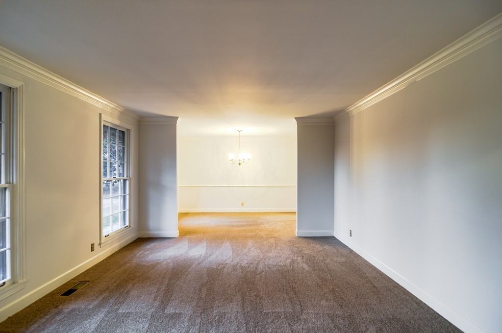 111 Arlington Pl - Photo 3 of 18