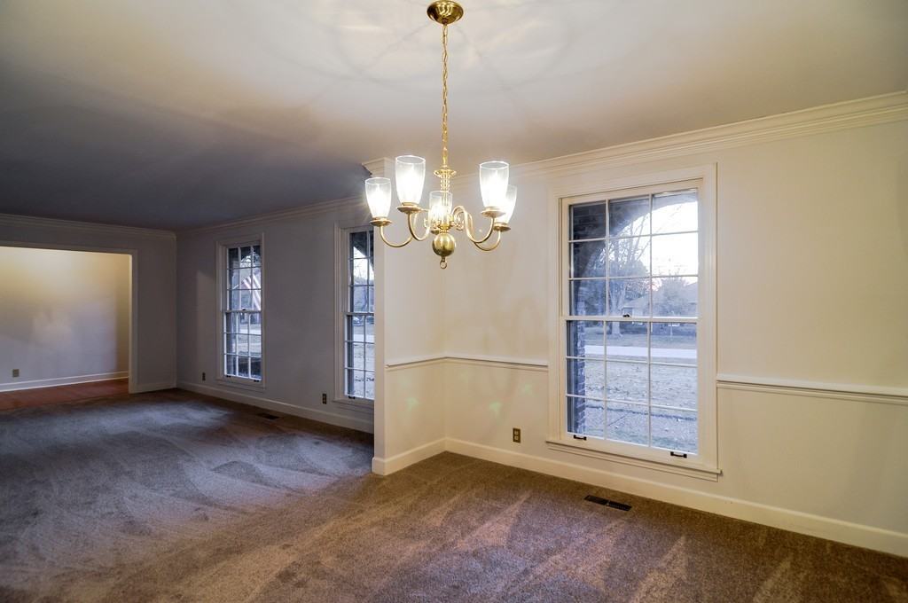 111 Arlington Pl - Photo 5 of 18