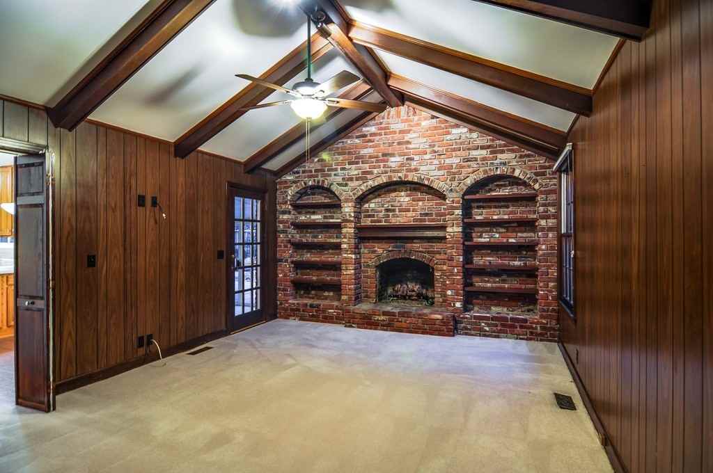 111 Arlington Pl - Photo 7 of 18
