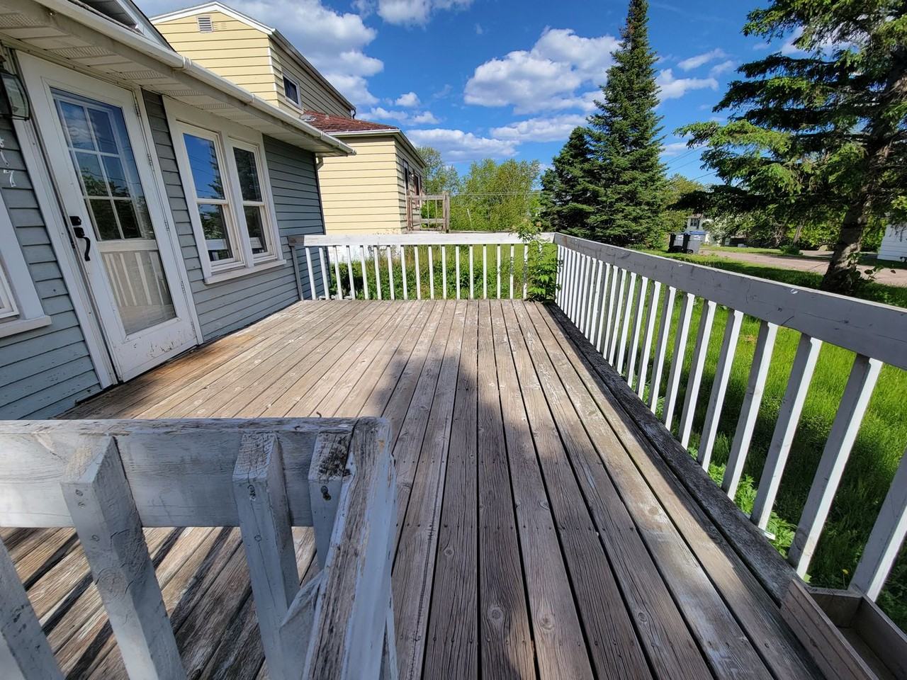 1507 Waverly Ave - Photo 2 of 24