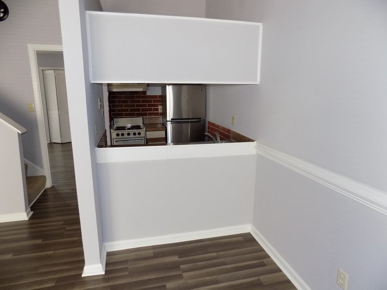 107 Pacific Dr - Photo 7 of 19