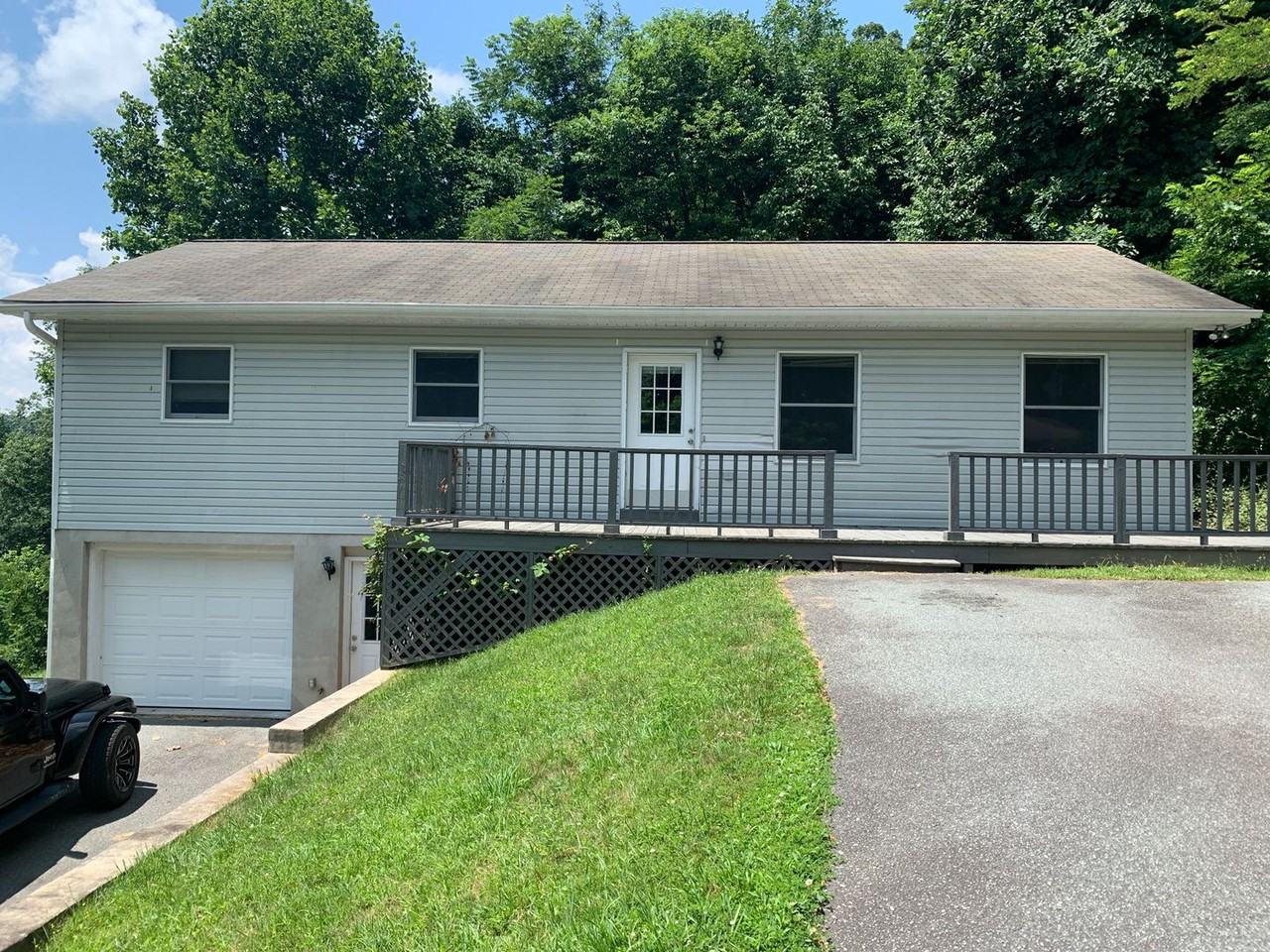 117 Alexander Dr - Photo 3 of 27