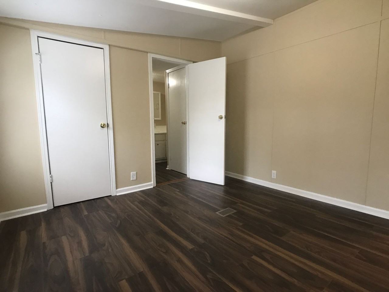 111 Cedarbrook Dr - Photo 6 of 17