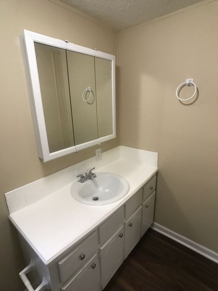 111 Cedarbrook Dr - Photo 7 of 17