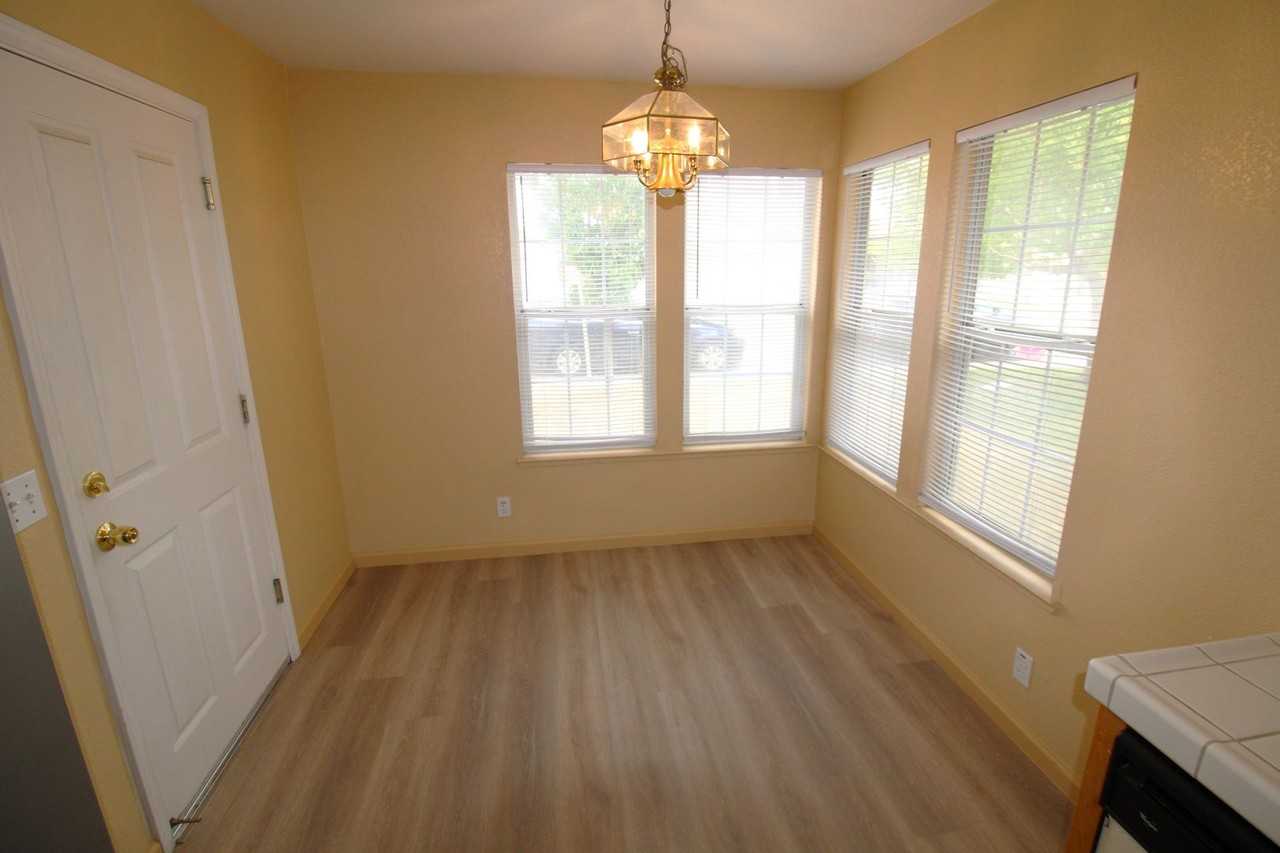 8418 Patmon Dr - Photo 6 of 20