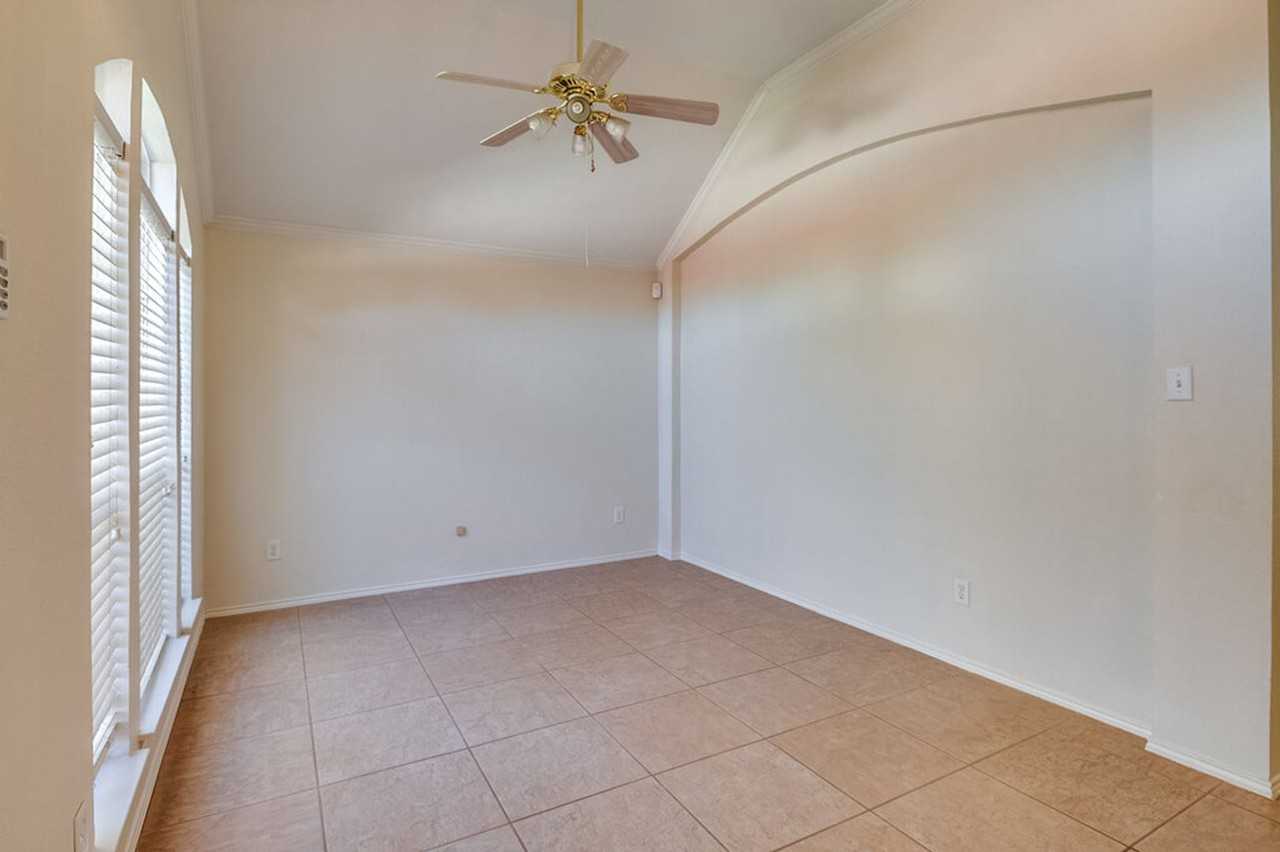 1304 Meredith Drive - Photo 5 of 28