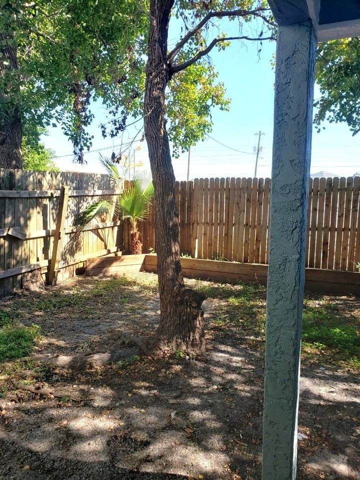 3914 Venetian Cir - Photo 2 of 14