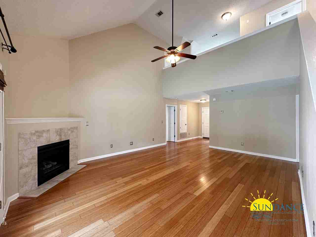 1034 Arthur Ashe Ct - Photo 4 of 34