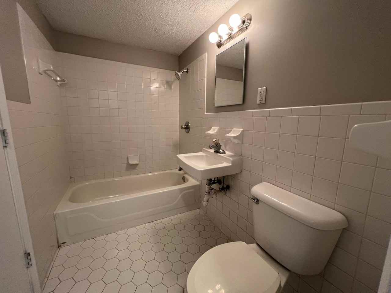 404 18th Ave. N. - Photo 5 of 19