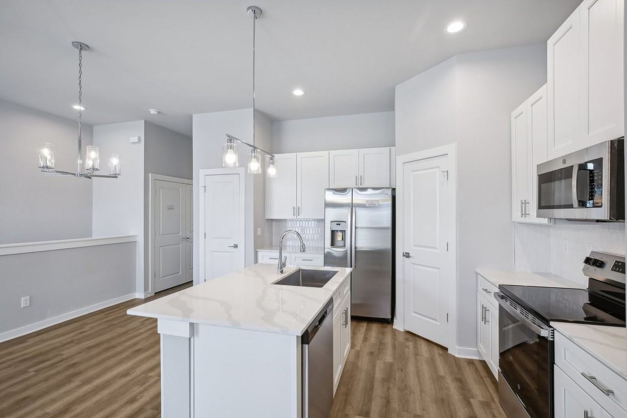 5751 Spring Stuebner Rd - Photo 3 of 15